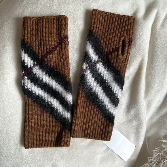 Burberry Chevron Check Overlay Fingerless Knit Gloves | Rare Find - Picture 6 of 12